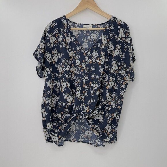 Studio B by Bobeau Women’s Relaxed Navy Blue Floral Knotted‎ Front Blouse M Boho - Picture 2 of 10